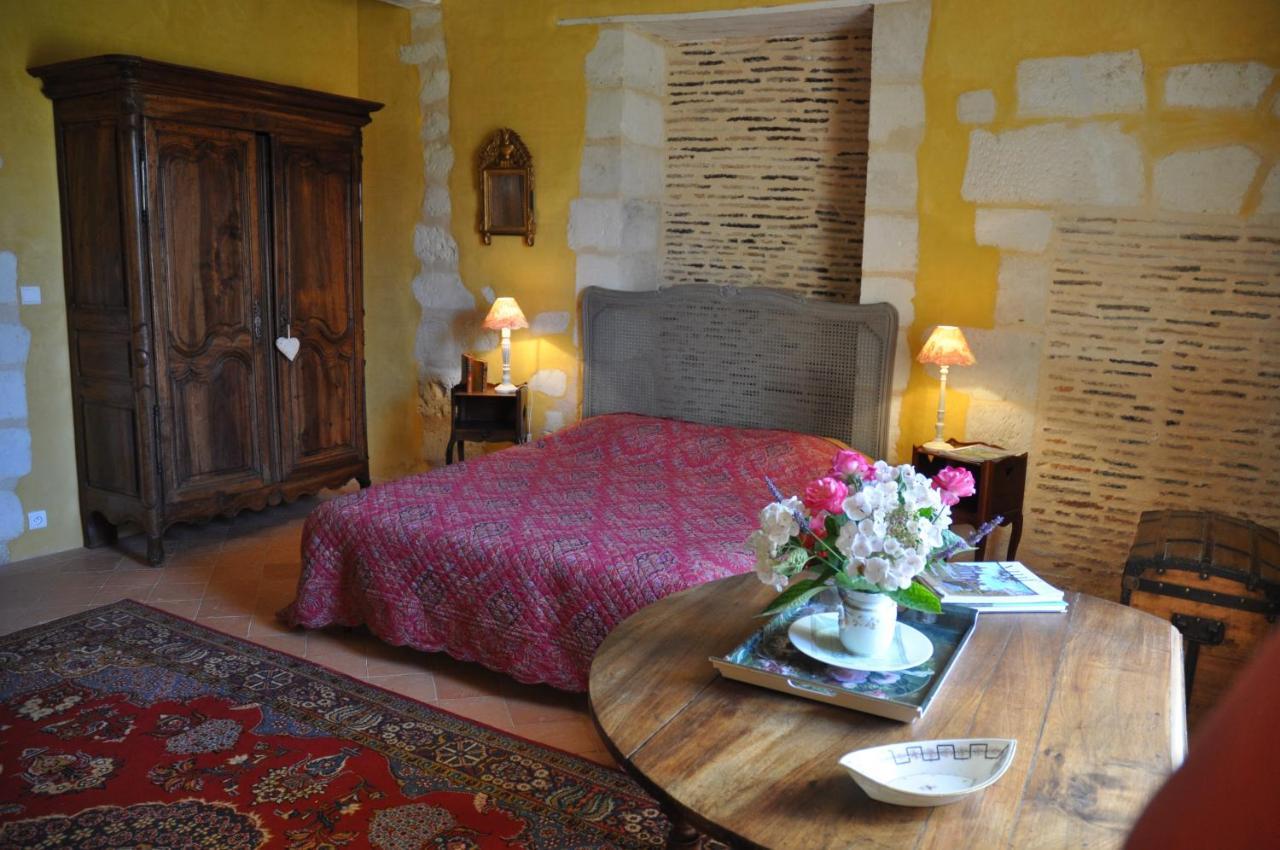 Chateau La Gentilhommiere Du Puits Notre-Dame 30 Rue De L'Eglise 24110 Saint Leon Sur L'Isle 外观 照片