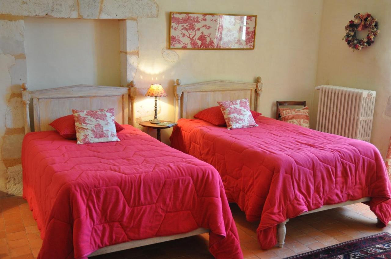 Chateau La Gentilhommiere Du Puits Notre-Dame 30 Rue De L'Eglise 24110 Saint Leon Sur L'Isle 外观 照片