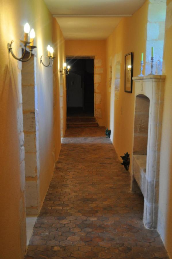 Chateau La Gentilhommiere Du Puits Notre-Dame 30 Rue De L'Eglise 24110 Saint Leon Sur L'Isle 外观 照片