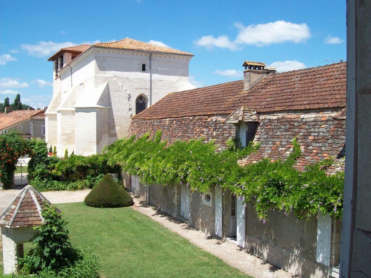 Chateau La Gentilhommiere Du Puits Notre-Dame 30 Rue De L'Eglise 24110 Saint Leon Sur L'Isle 外观 照片
