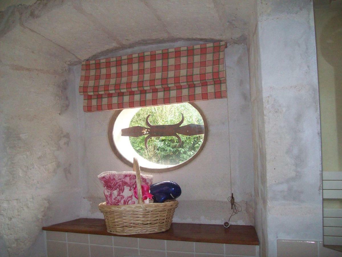 Chateau La Gentilhommiere Du Puits Notre-Dame 30 Rue De L'Eglise 24110 Saint Leon Sur L'Isle 外观 照片