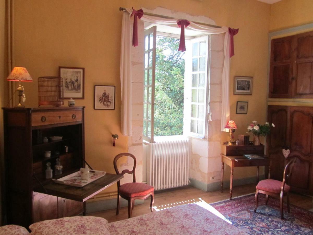 Chateau La Gentilhommiere Du Puits Notre-Dame 30 Rue De L'Eglise 24110 Saint Leon Sur L'Isle 外观 照片