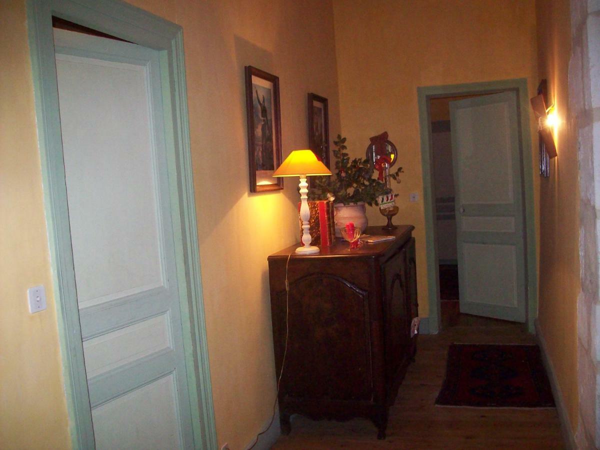Chateau La Gentilhommiere Du Puits Notre-Dame 30 Rue De L'Eglise 24110 Saint Leon Sur L'Isle 外观 照片