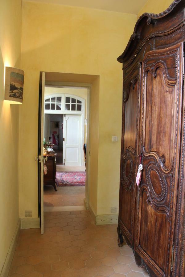 Chateau La Gentilhommiere Du Puits Notre-Dame 30 Rue De L'Eglise 24110 Saint Leon Sur L'Isle 外观 照片