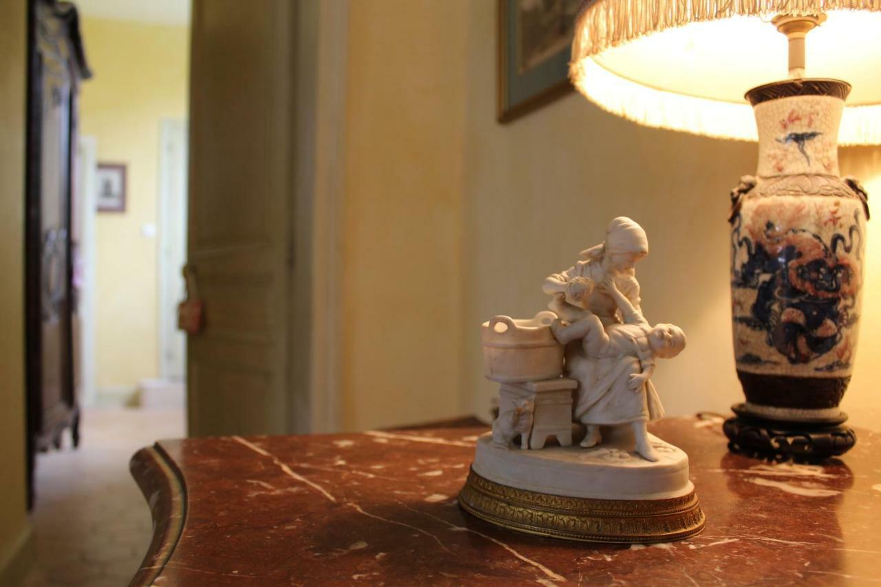 Chateau La Gentilhommiere Du Puits Notre-Dame 30 Rue De L'Eglise 24110 Saint Leon Sur L'Isle 外观 照片
