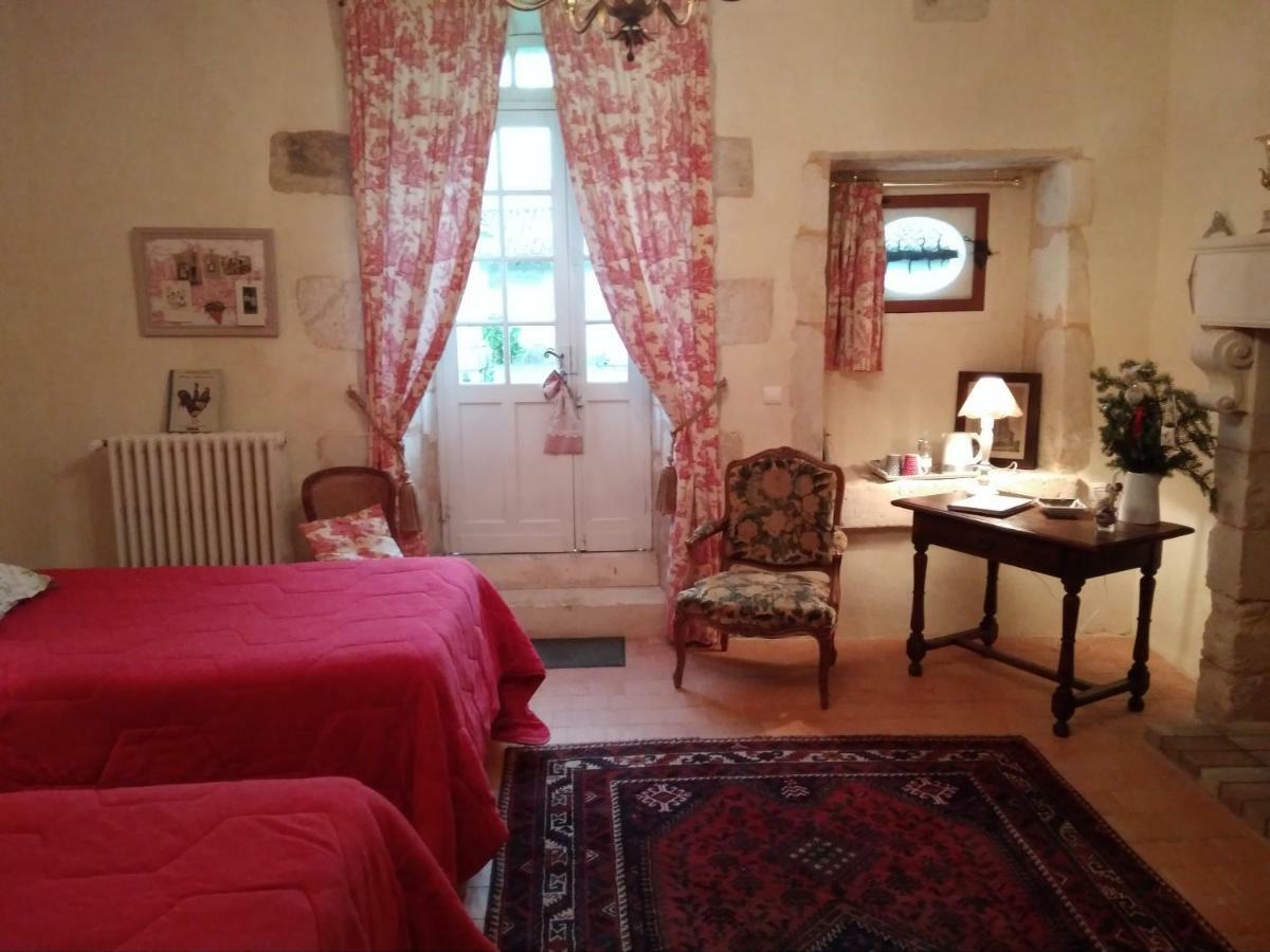 Chateau La Gentilhommiere Du Puits Notre-Dame 30 Rue De L'Eglise 24110 Saint Leon Sur L'Isle 外观 照片
