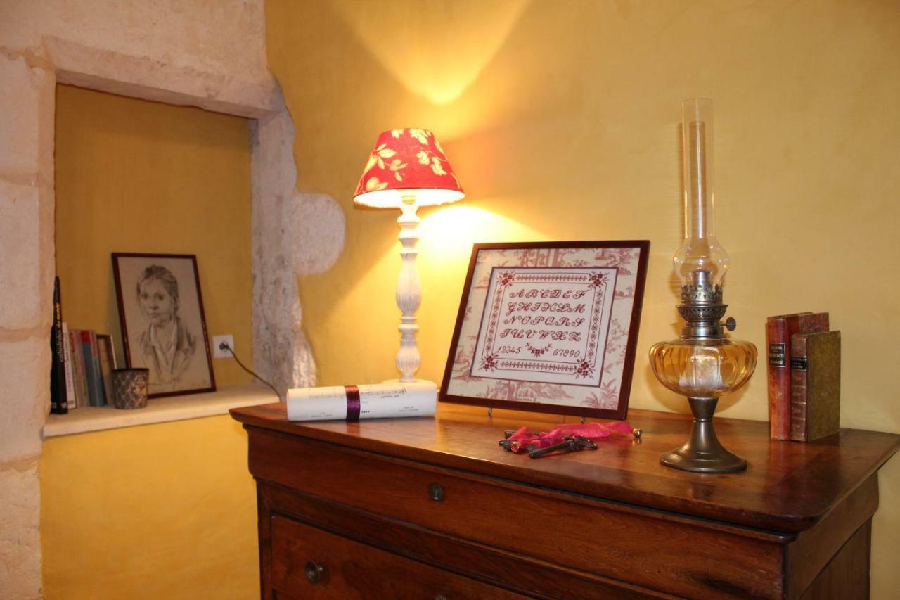 Chateau La Gentilhommiere Du Puits Notre-Dame 30 Rue De L'Eglise 24110 Saint Leon Sur L'Isle 外观 照片