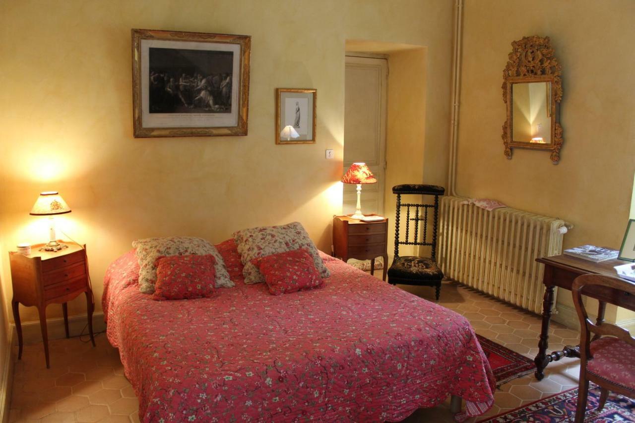 Chateau La Gentilhommiere Du Puits Notre-Dame 30 Rue De L'Eglise 24110 Saint Leon Sur L'Isle 外观 照片