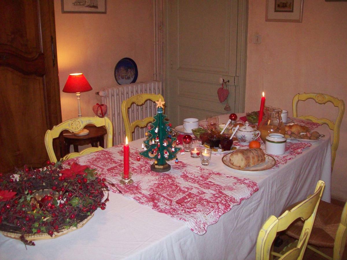 Chateau La Gentilhommiere Du Puits Notre-Dame 30 Rue De L'Eglise 24110 Saint Leon Sur L'Isle 外观 照片