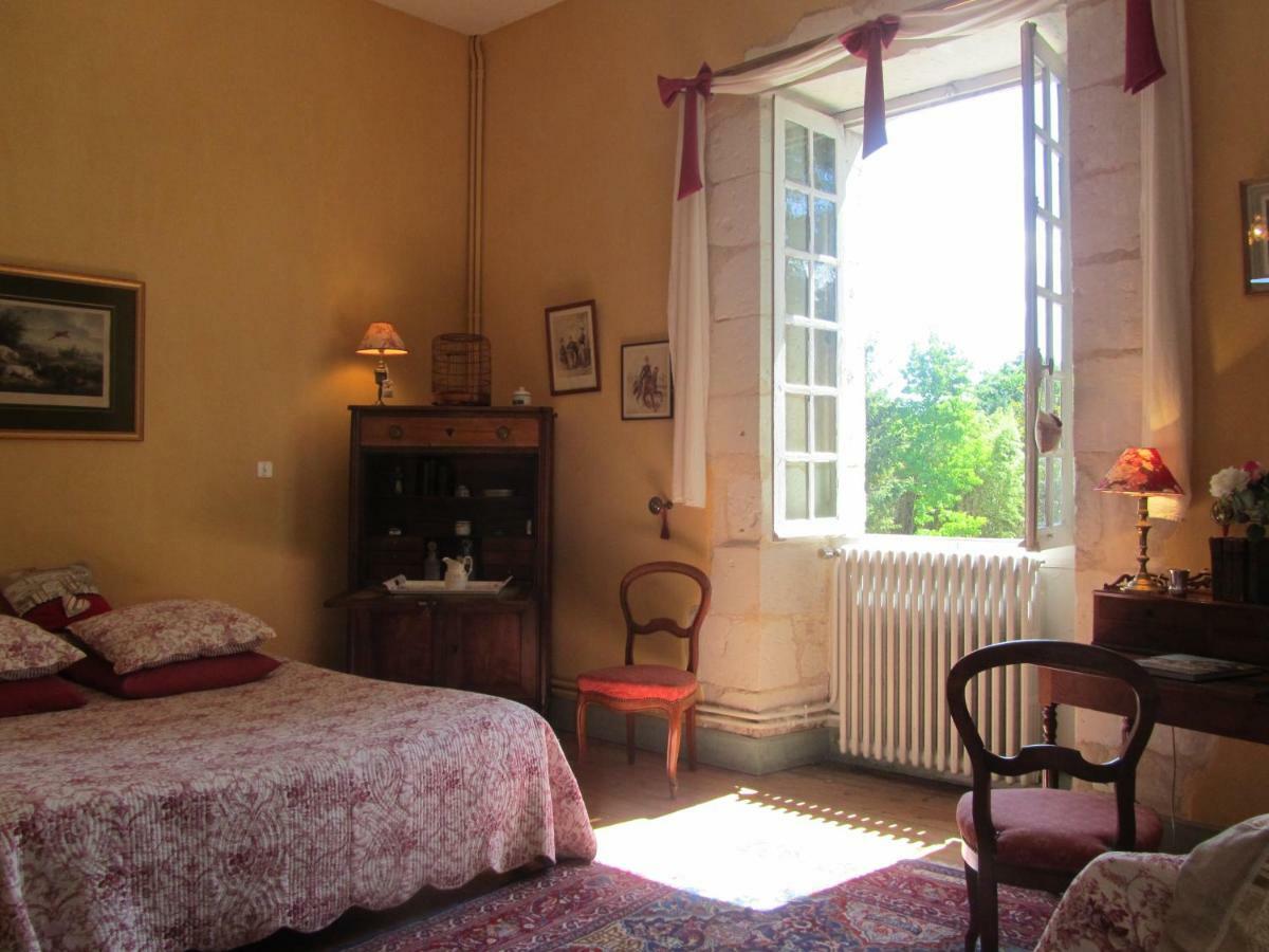 Chateau La Gentilhommiere Du Puits Notre-Dame 30 Rue De L'Eglise 24110 Saint Leon Sur L'Isle 外观 照片